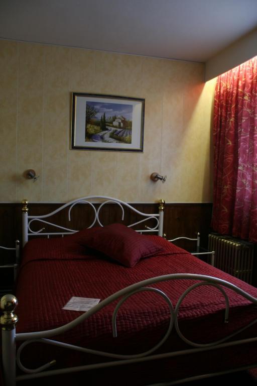 Le Grand Hotel Maubeuge Room photo