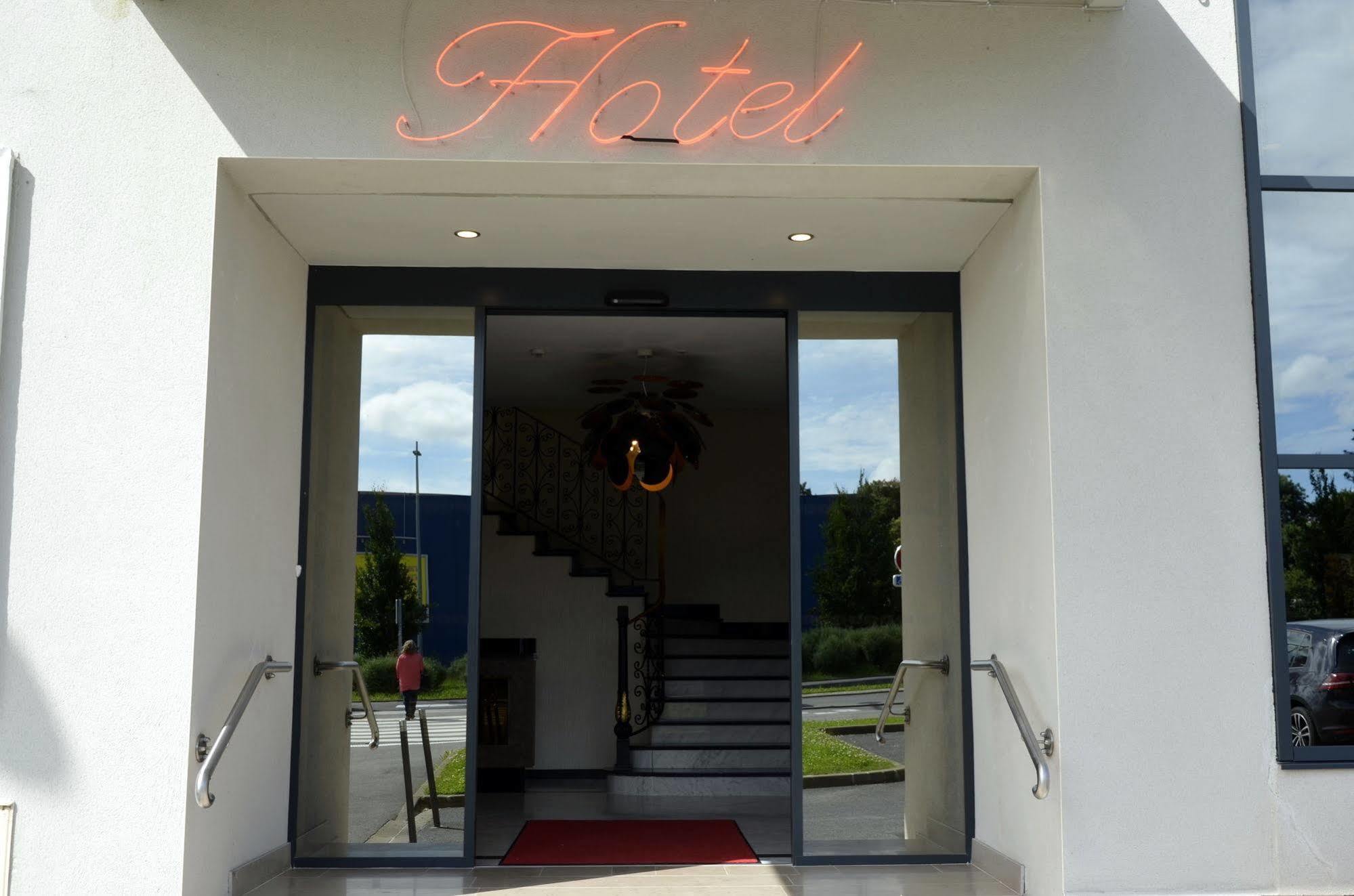 Le Grand Hotel Maubeuge Exterior photo